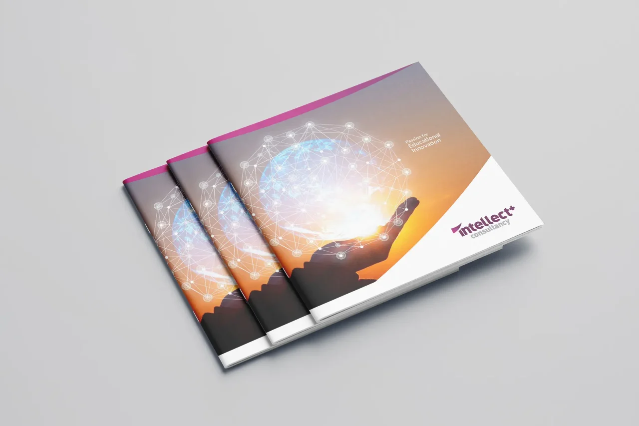 Free_Square_Brochure_Mockup_02-3web